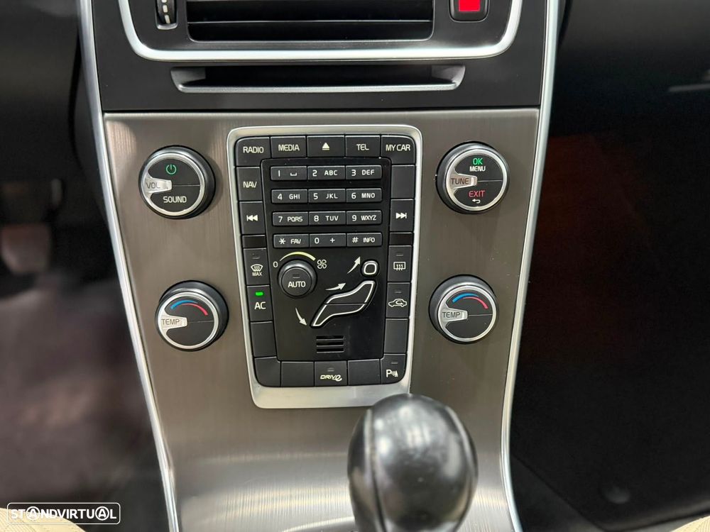Volvo V60 1.6 D2 Drive Momentum Start/Stop - 11