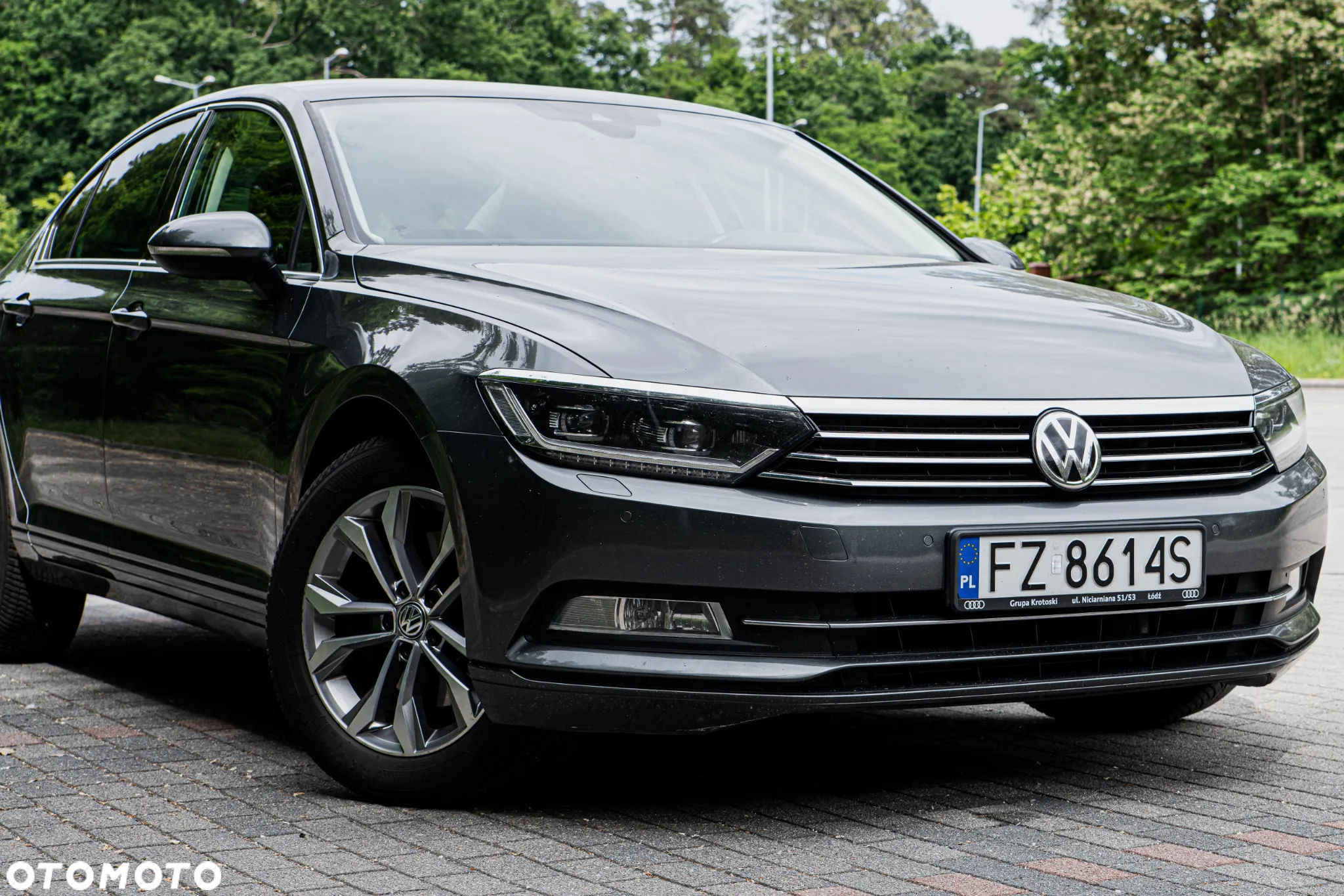 Volkswagen Passat - 2