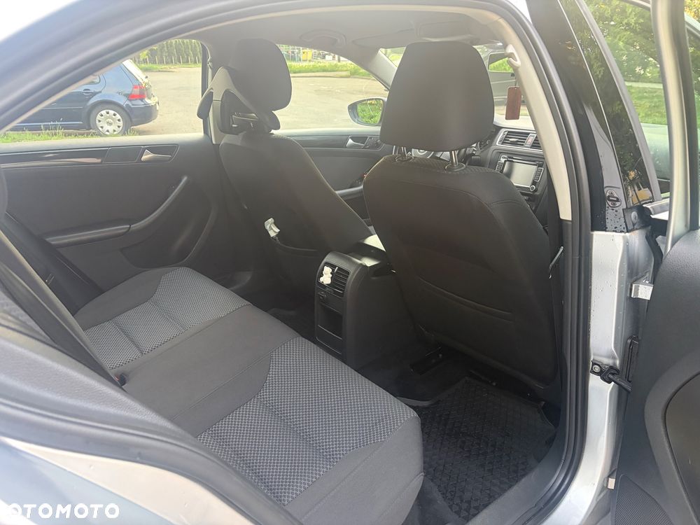 Volkswagen Jetta 1.2 TSI Comfortline - 18