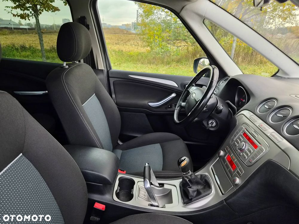 Ford Galaxy - 14