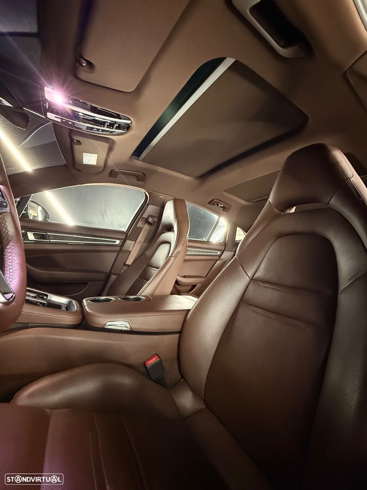 Porsche Panamera 4 E-Hybrid Executive - 22