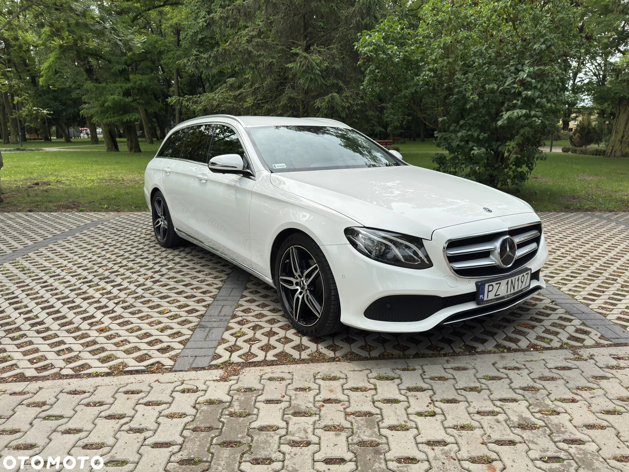 Mercedes-Benz Klasa E 220 d T 9G-TRONIC Avantgarde - 4