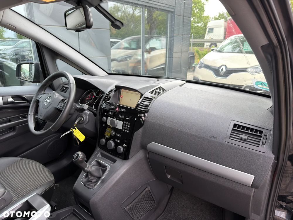 Opel Zafira 1.8 Cosmo - 9
