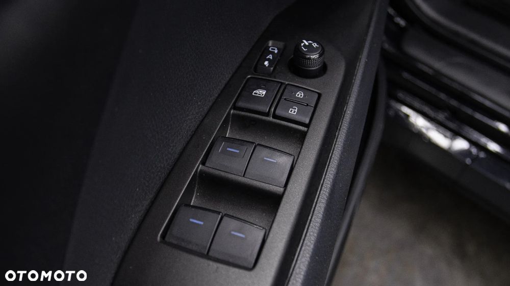 Toyota Camry 2.5 Hybrid Comfort CVT - 23
