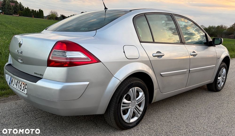 Renault Megane 1.6 Confort Privilege - 3