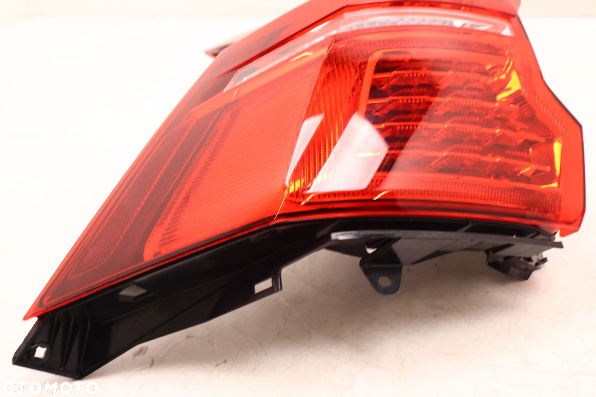 VOLVO XC60 II LAMPA LEWA TYŁ 32228914 - 6