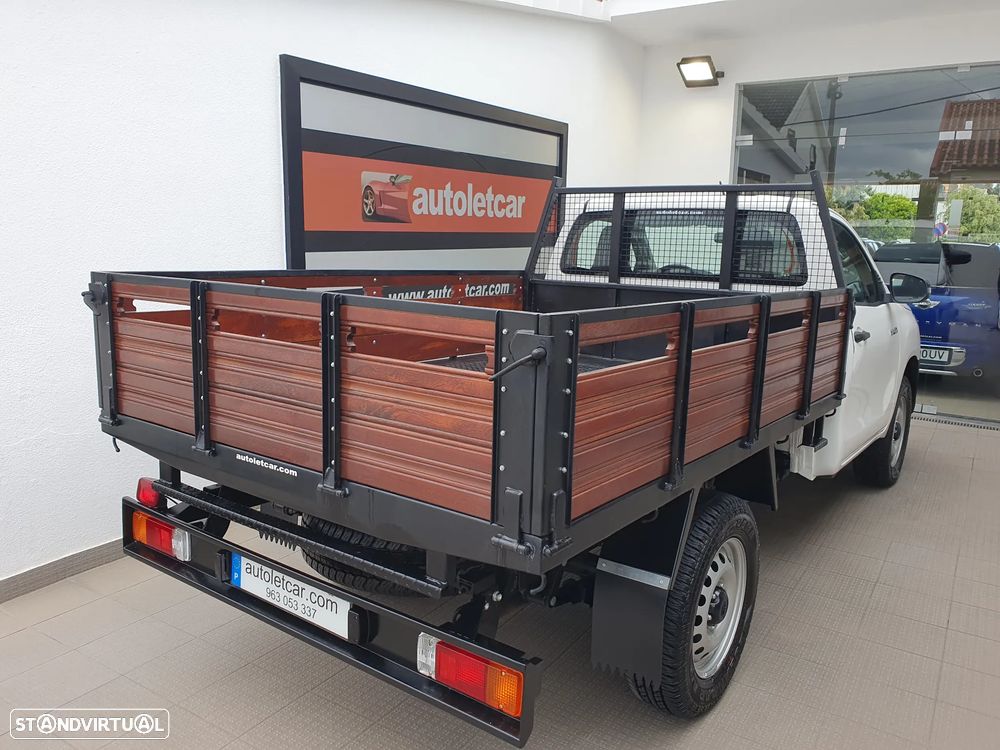 Toyota Hilux 2.4 D-4D 2WD CE CM - 7