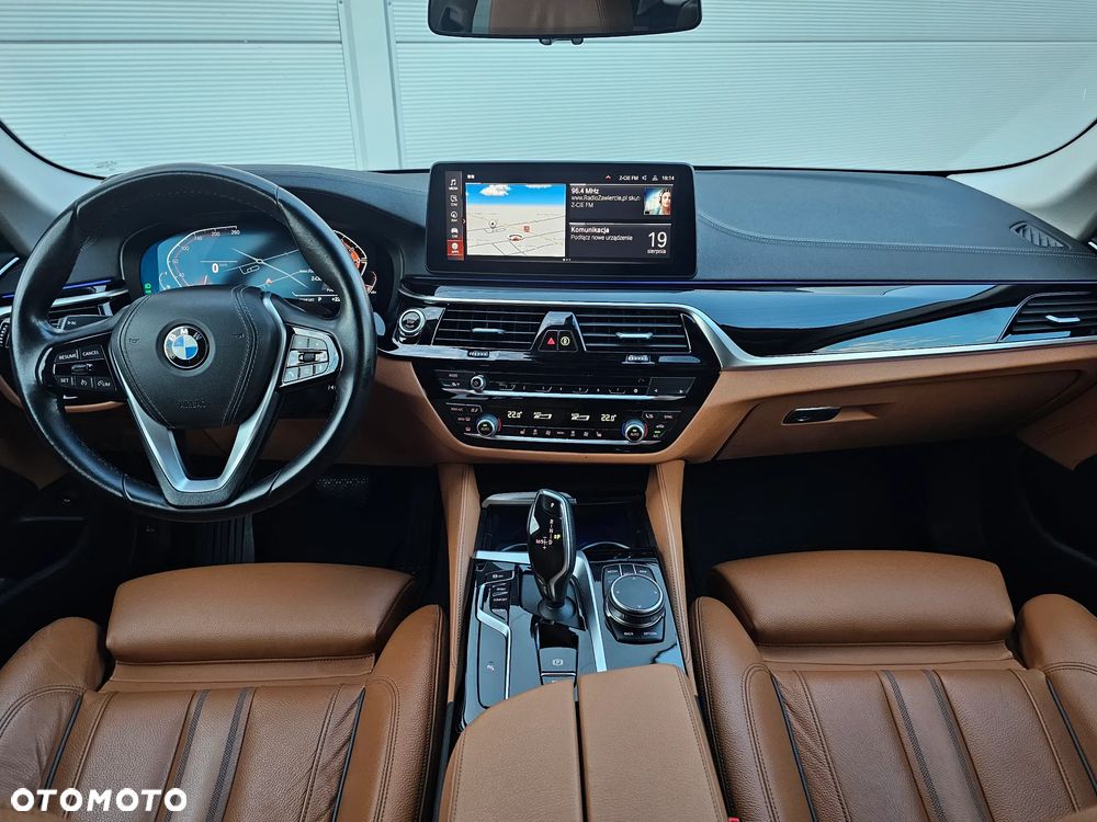 BMW Seria 5 520i GPF Luxury Line sport - 30