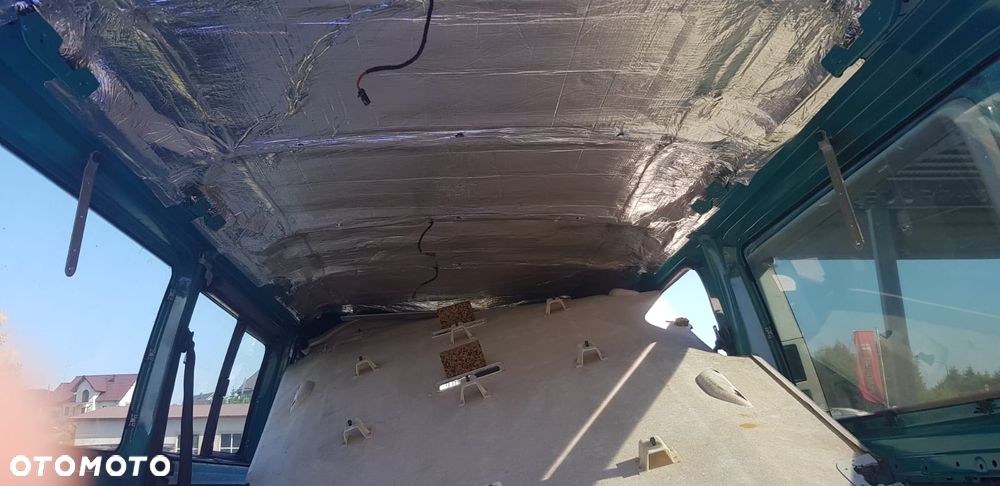 Volkswagen Caravelle - 15