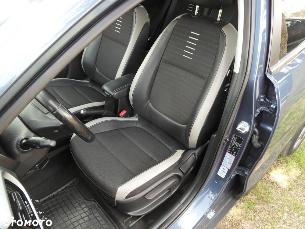 Kia Stonic 1.6 CRDi Vision - 13