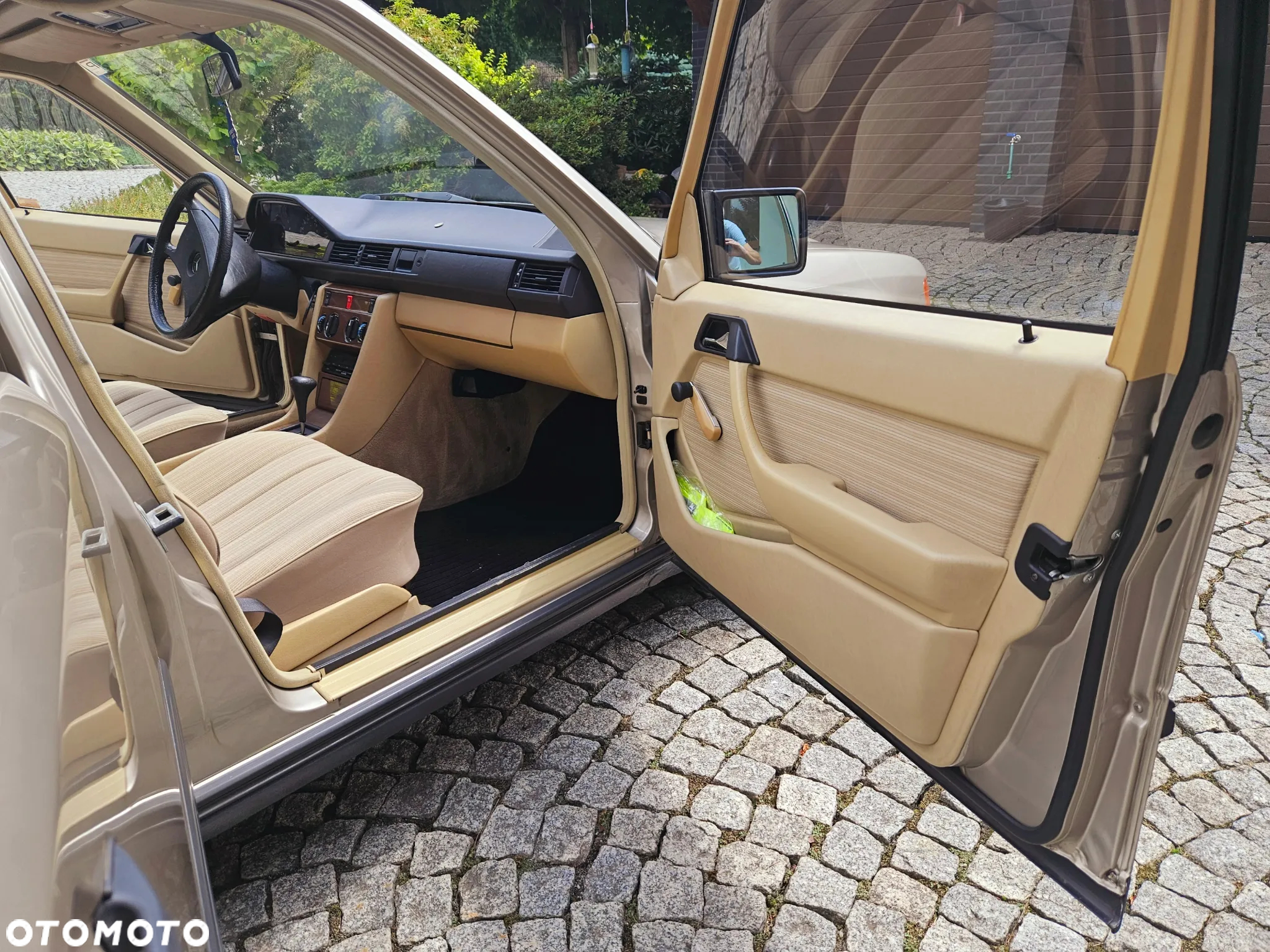 Mercedes-Benz W124 (1984-1993) - 19