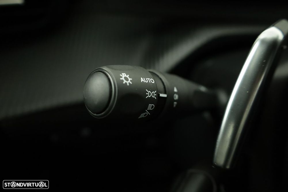 Peugeot 2008 1.2 PureTech Allure Pack EAT8 - 19