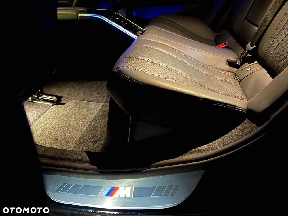 BMW Seria 8 M850i xDrive Gran Coupe - 24