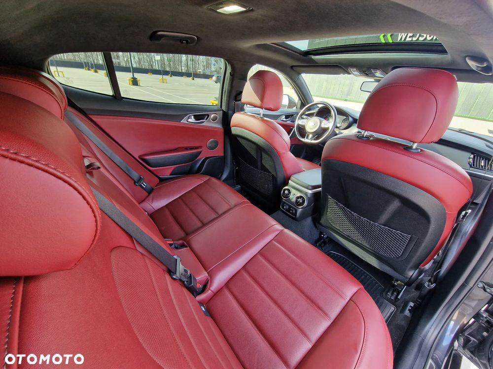 Kia Stinger 3.3 T-GDI V6 GT AWD - 13