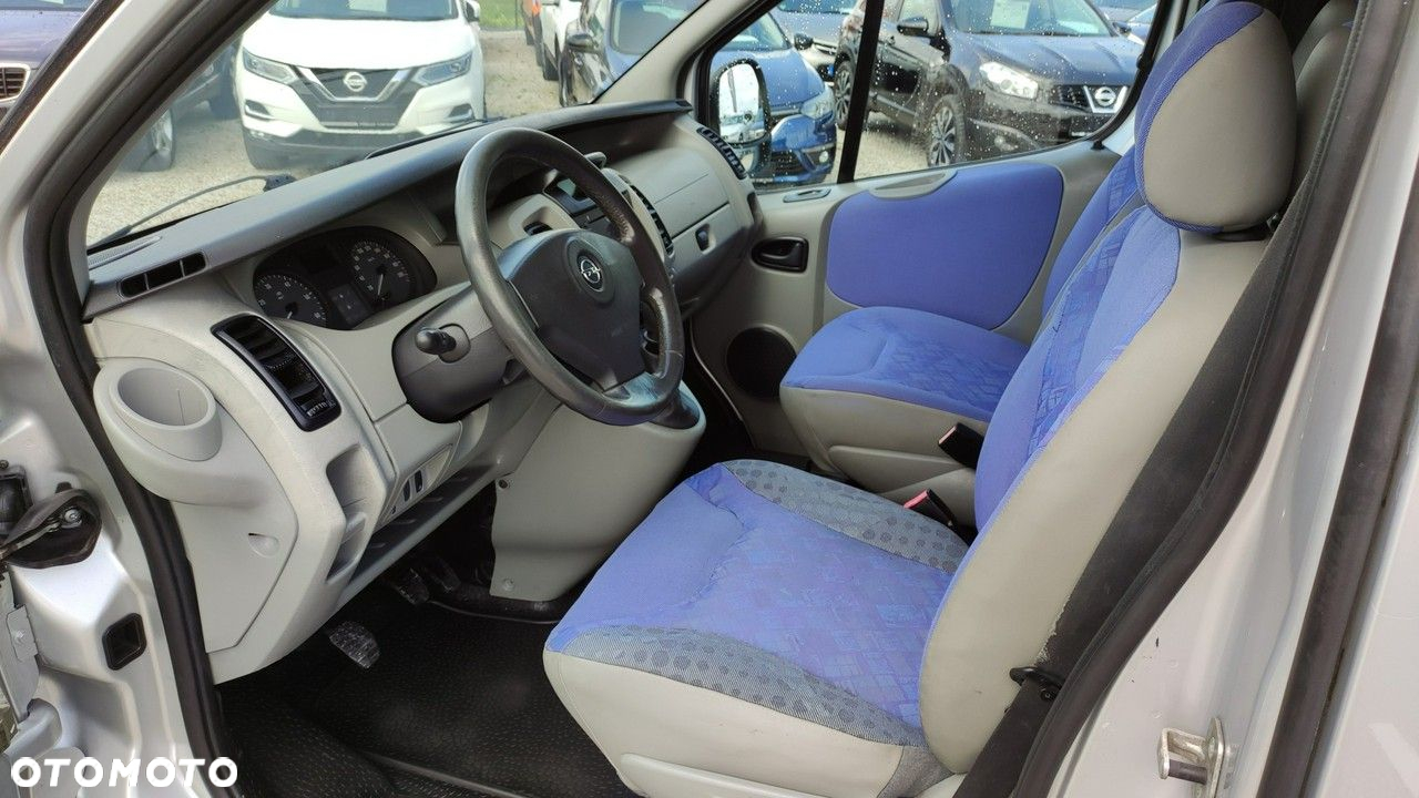 Opel Vivaro - 32