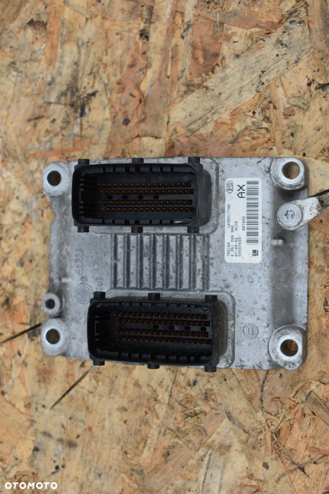 STEROWNIK SILNIKA OPEL CORSA D 1.2 16V Z12XEP 55557933 - 1