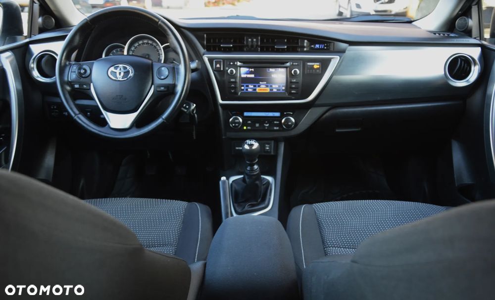 Toyota Auris - 15
