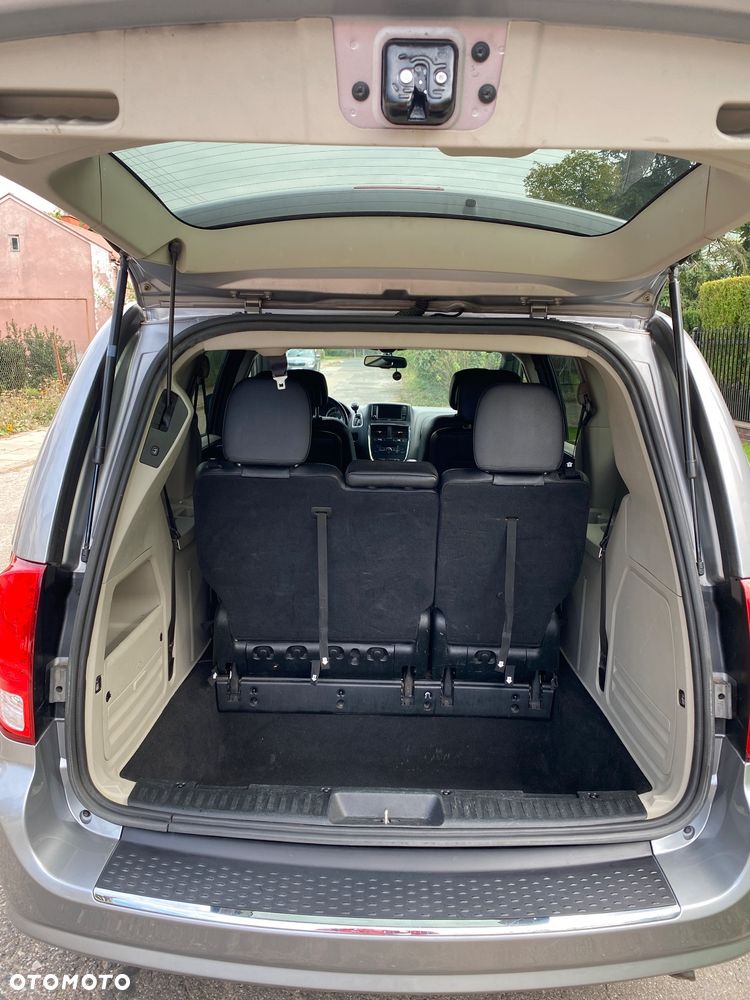 Dodge Grand Caravan - 5