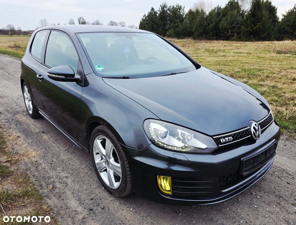 Volkswagen Golf - 1