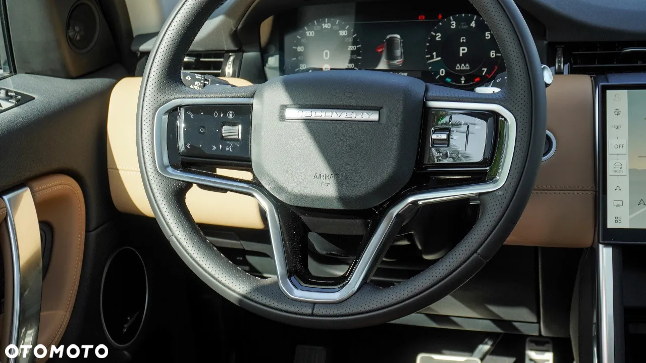 Land Rover Discovery Sport P250 Dynamic HSE - 22