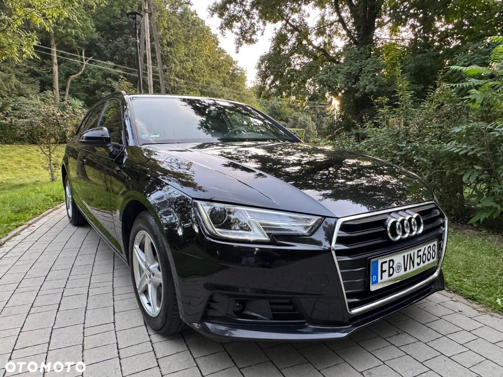 Audi A4 Avant 35 TDI S tronic design - 11