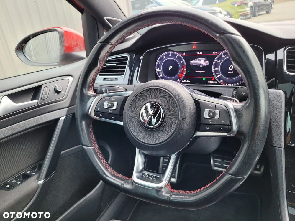 Volkswagen Golf - 11