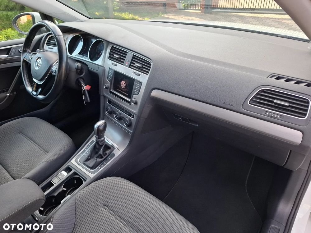 Volkswagen Golf - 9