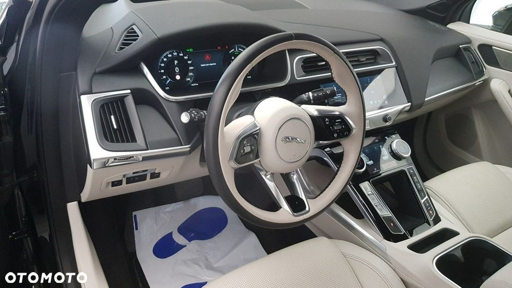 Jaguar I-Pace - 10