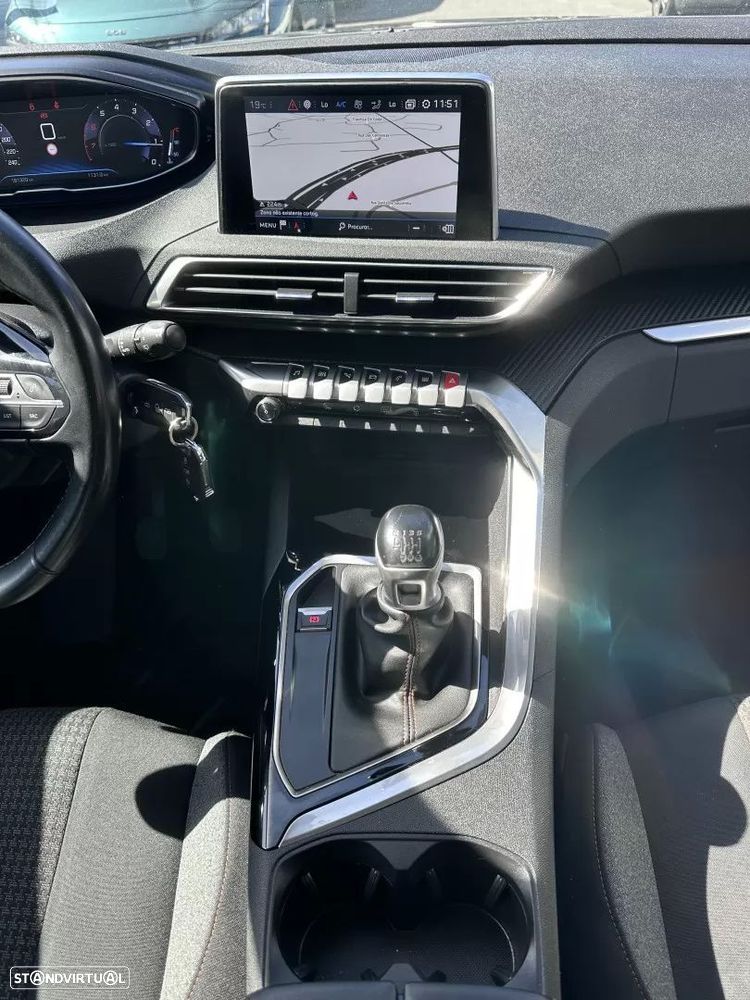 Peugeot 3008 1.2 PureTech Allure Pack - 29