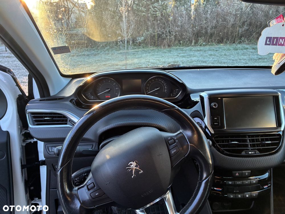 Peugeot 2008 PureTech 130 GPF Stop&Start Allure - 8