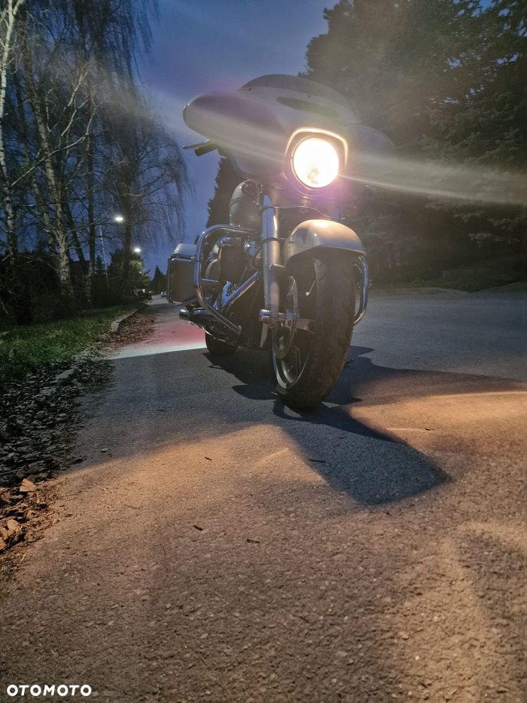 Harley-Davidson Touring Street Glide - 27