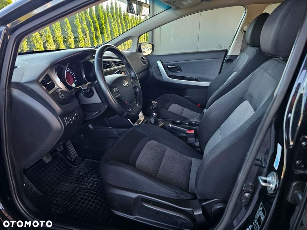 Kia Ceed - 13