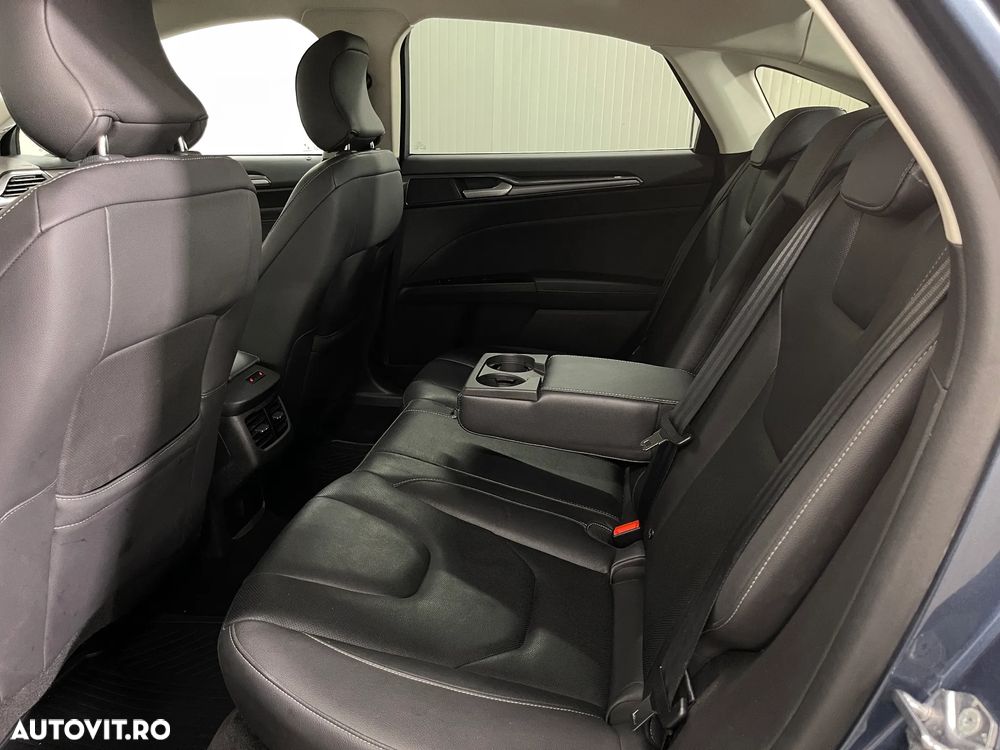 Ford Mondeo 2.0 HEV Titanium - 12
