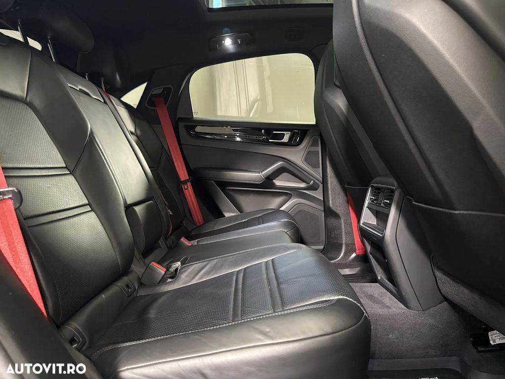 Porsche Cayenne Coupe - 13
