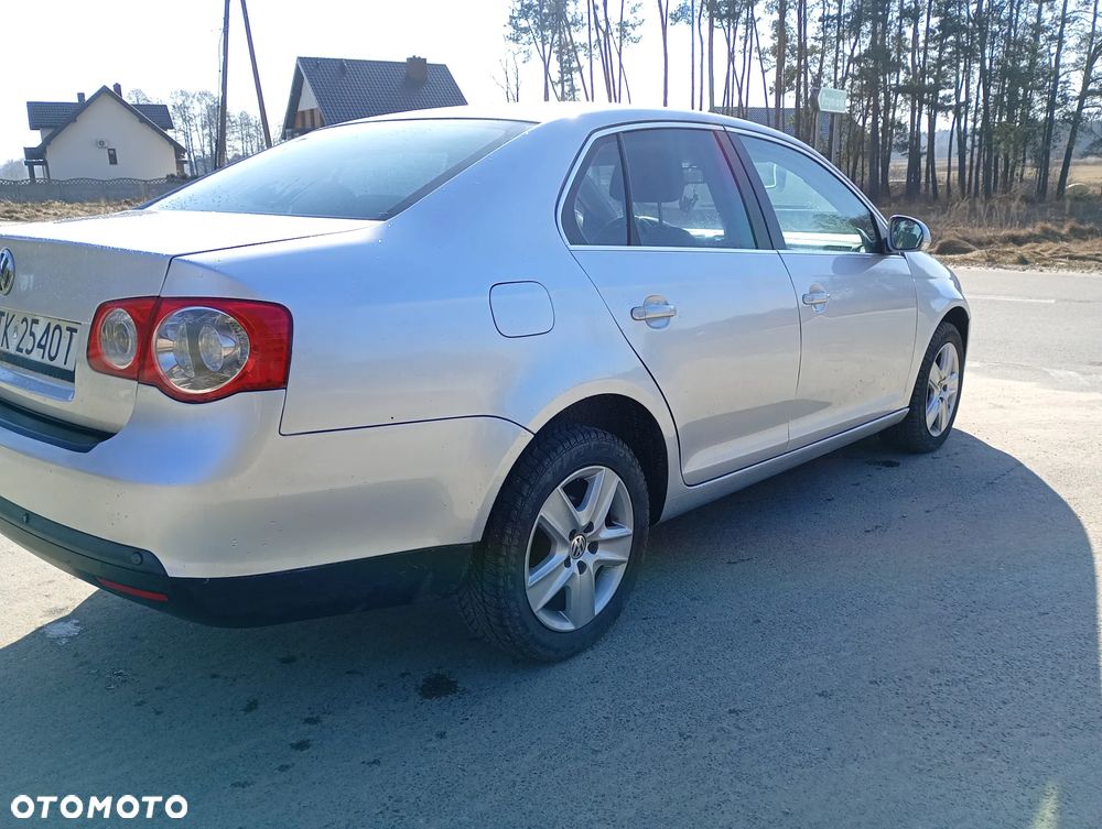 Volkswagen Jetta 1.9 TDI Comfortline - 8