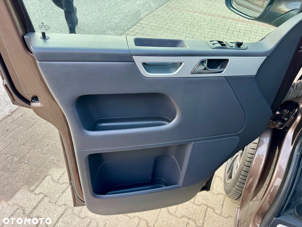 Volkswagen Multivan - 34