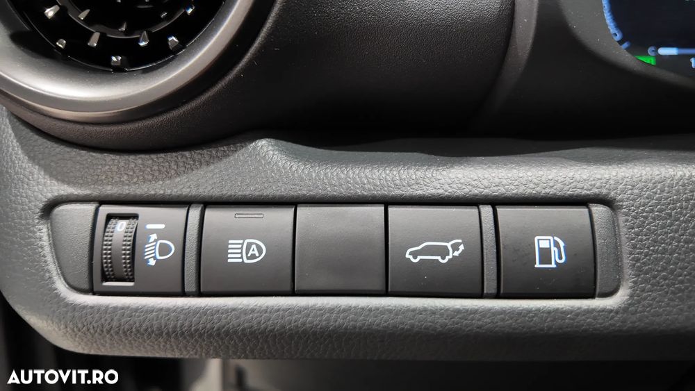 Toyota C-HR 1.8 Hybrid Team Deutschland - 16