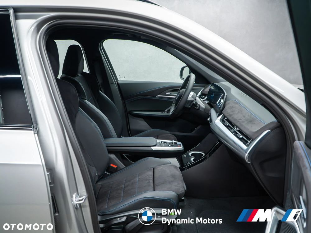 BMW iX1 eDrive20 M Sportpaket - 23