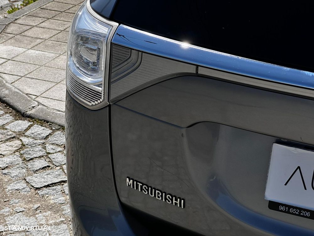 Mitsubishi Outlander 2.0 4WD - 21