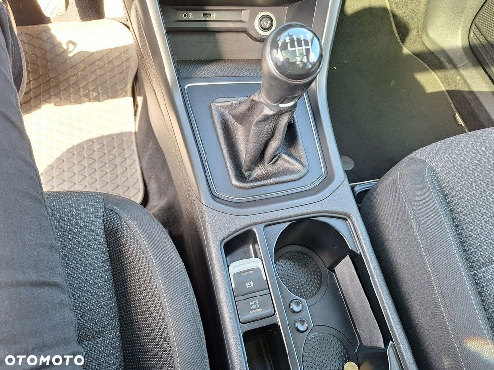 Volkswagen Touran 2.0 TDI BMT Comfortline - 26