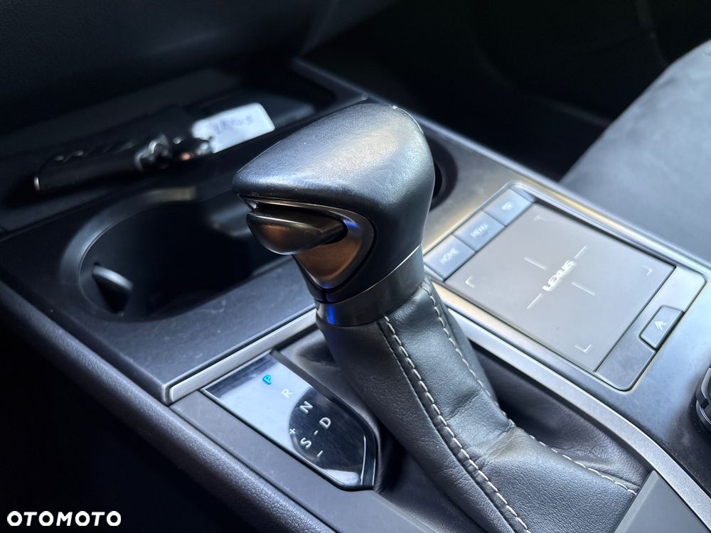 Lexus UX - 22