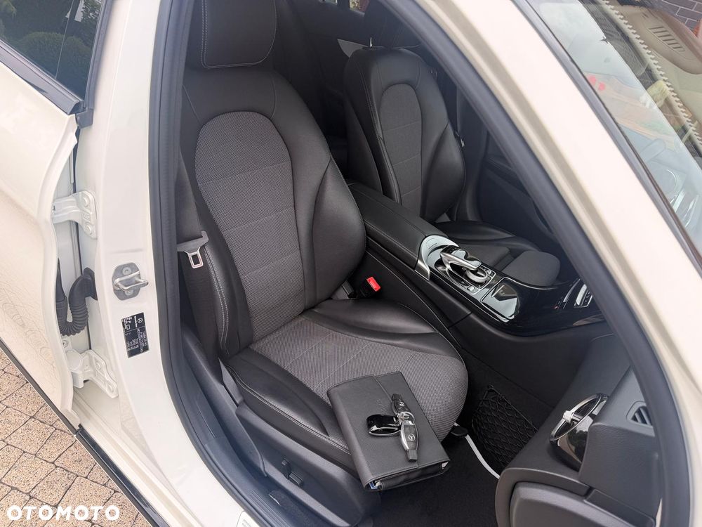 Mercedes-Benz Klasa C 200 9G-TRONIC Exclusive - 6