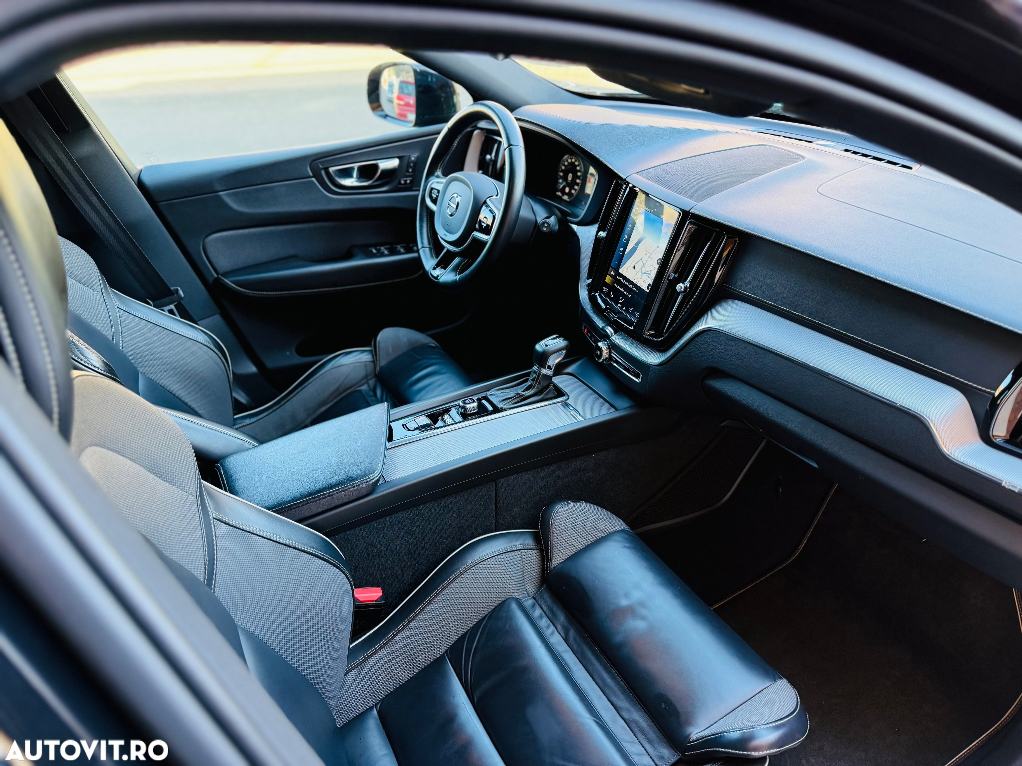Volvo XC 60 D4 AWD R-Design - 19