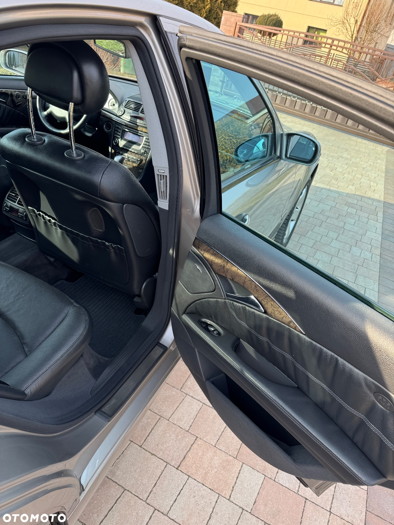 Mercedes-Benz Klasa E 500 4-Matic T Elegance - 18