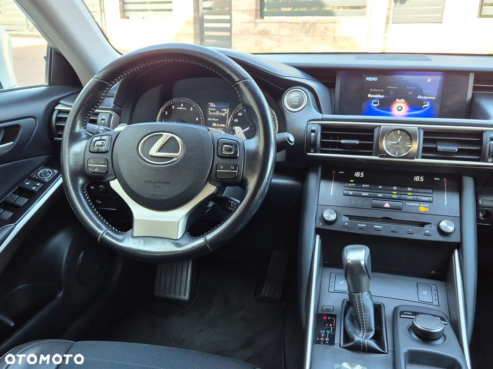 Lexus IS 200t / 300 Elegance - 18