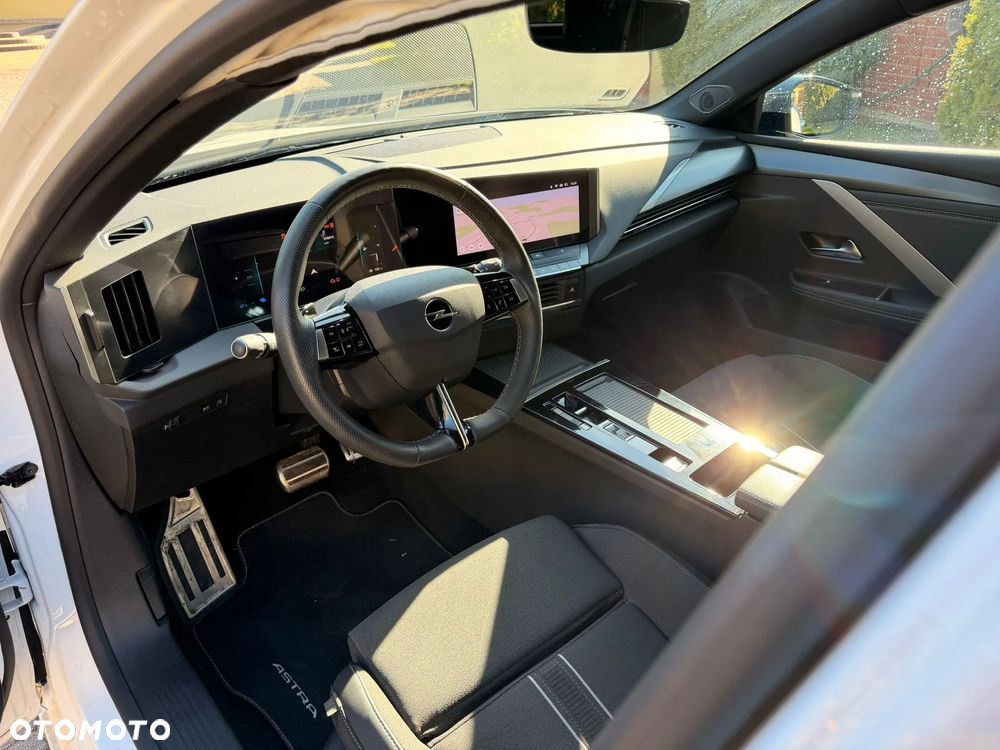 Opel Astra 1.6 T Plug-in Hybrid GS - 22