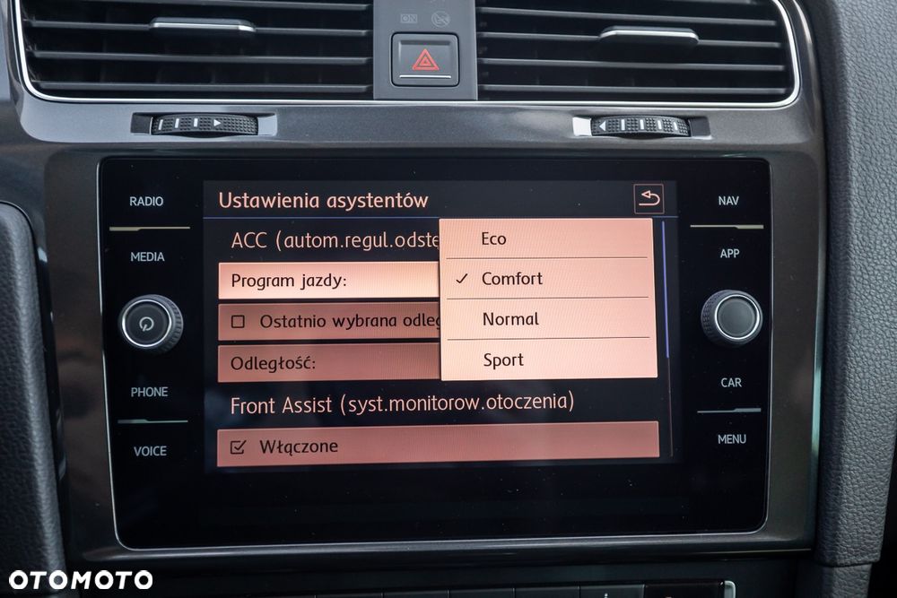 Volkswagen Golf Variant 2.0 TDI (BlueMotion Technology) Comfortline - 28