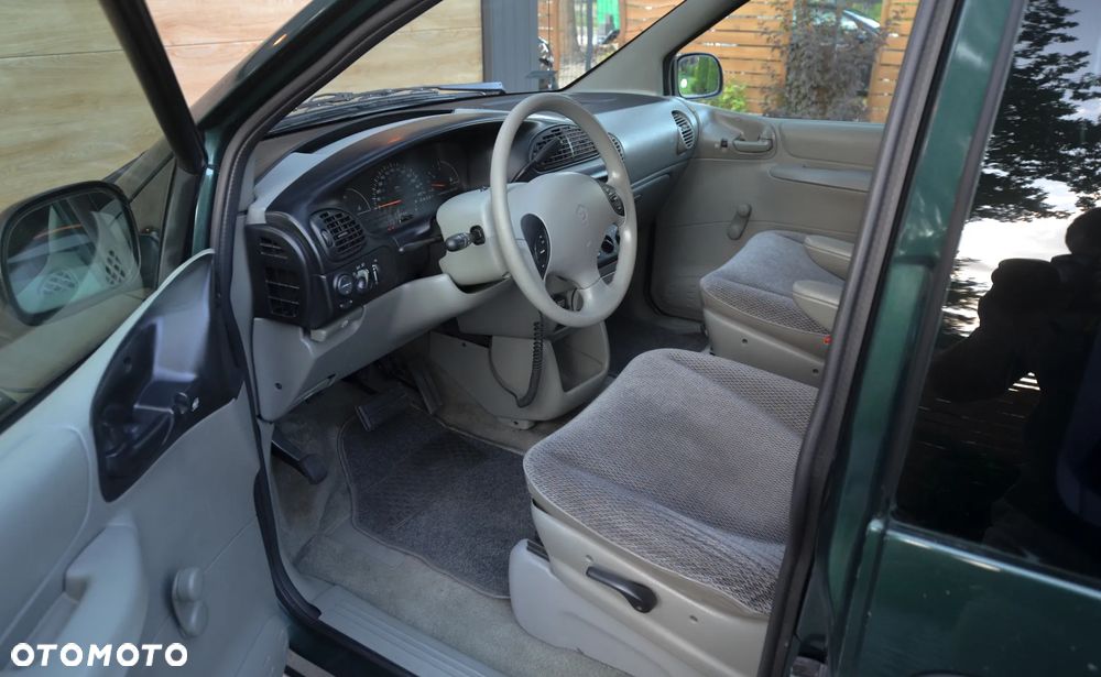 Dodge Caravan SE 3.0 - 23