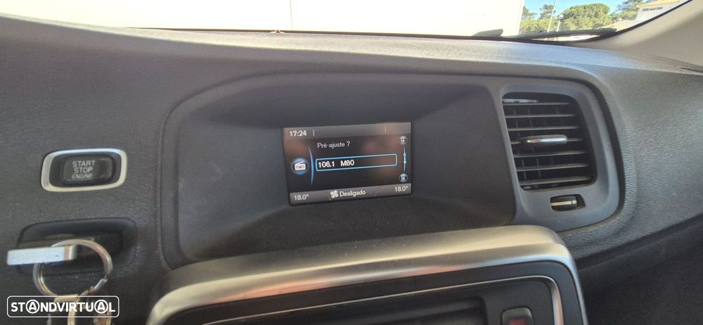 Volvo V60 2.0 D3 Momentum - 13
