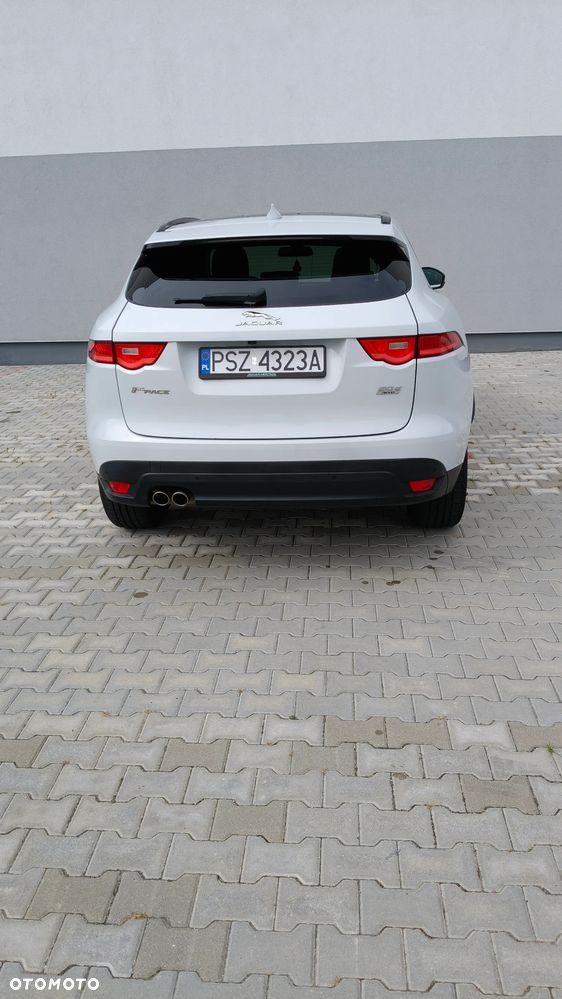 Jaguar F-Pace - 9